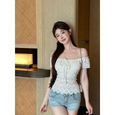 批发带胸垫 复古蕾丝钩花方领系带T恤女收腰显瘦短款一字肩上衣