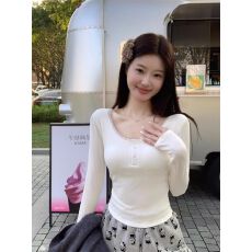 批发带胸垫 人棉磨毛 花边纽扣内搭打底衫女修身<b class='q'>短款</b>长袖t恤上衣