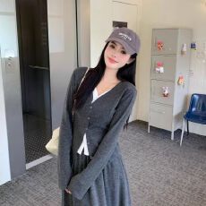 批发假两件撞色拼接V领长袖针织衫显瘦高腰<b class='q'>长裙</b>半身裙女早秋休闲套装