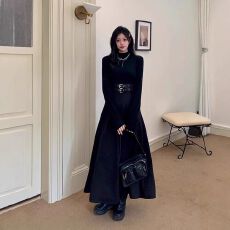 批发法式黑色内搭连衣<b class='q'>裙</b>子女秋冬2025年新款小个子掐腰<b class='q'>裙</b>约会穿搭礼服