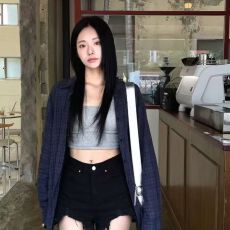 批发原版质量深蓝色<b class='q'>衬衫</b><b class='q'>格子</b>学生外套慵懒宽松设计感小众防晒上衣