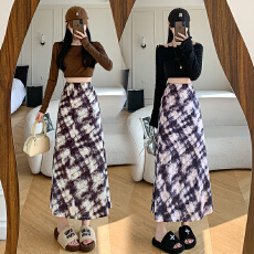批发复古格子丝绒半身裙女秋冬新款高腰晕染垂感显瘦气质直筒百搭<b class='q'>长裙</b>