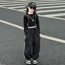 批发<b class='q'>女</b><b class='q'>童</b>潮酷炸街套装早秋季洋气中大童女孩撞色<b class='q'>长袖</b>T恤阔腿裤两件套