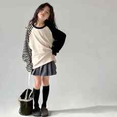 批发女童条纹<b class='q'>卫衣</b><b class='q'>套装</b>2026新款春秋装韩版中大<b class='q'>儿童</b>女孩短裙休闲两件套