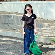 批发<b class='q'>女</b><b class='q'>童</b><b class='q'>牛仔裤</b><b class='q'>秋季</b>2025新款时髦中<b class='q'>大</b><b class='q'>童</b>洋气蝴蝶结宽松百搭阔腿裤<b class='q'>潮</b>流