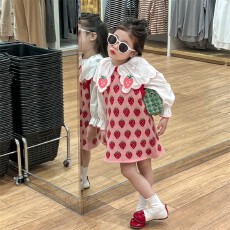 批发2025秋季韩版<b class='q'>女童</b>洋气翻<b class='q'>领</b>长袖衬衫儿童可爱草莓针织背心连衣裙潮