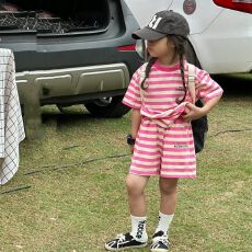 批发女<b class='q'>童</b><b class='q'>短袖</b>网红<b class='q'>套装</b>儿<b class='q'>童</b>洋气条纹短裤时髦<b class='q'>童</b><b class='q'>装</b>女大<b class='q'>童</b><b class='q'>炸</b>街运动两件套