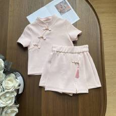 批发<b class='q'>女童</b>国风<b class='q'>套装</b>2026新款儿童中国风斜襟盘扣上衣设计感<b class='q'>裙裤</b>两件套潮