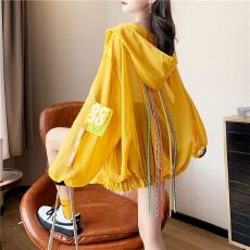 批发2026夏季新款设计感小众防晒<b class='q'>开衫</b>连帽外套女