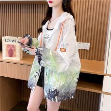 批发2026夏季新款宽松休闲防晒<b class='q'>开衫</b>连帽外套女潮