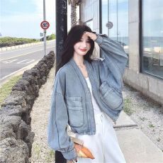 批发牛仔面料 春秋新款休闲复古减龄V领牛仔短外套女潮