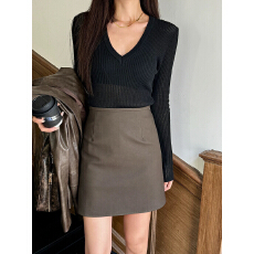 批发复古显瘦百搭PU小皮短裙女秋冬配毛衣洋气质包臀防走光a字半身裙