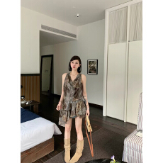 批发沙丘废土风新疆旅游穿搭不规则下摆度假连衣裙设计感小众气质短裙