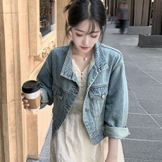 批发春<b class='q'>秋</b>季外套女爆款2026新款网红洋气复古长袖短款百搭牛仔夹克上衣