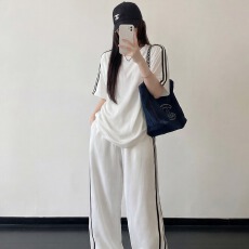 批发美式韩系运动套<b class='q'>装</b>时尚夏季宽松短袖感杠<b class='q'>T</b><b class='q'>恤</b>阔腿<b class='q'>裤</b><b class='q'>两件</b>