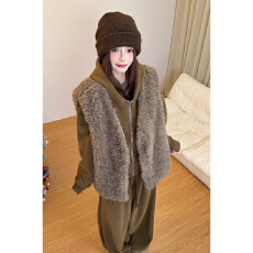 批发秋冬流行穿搭一整套女2025新款连帽卫衣叠穿毛绒马甲休闲裤三件套