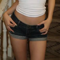 批发穿搭博主性感低腰辣妹超短裤女卷边刺绣弹力紧身<b class='q'>热裤</b>提臀牛仔短裤