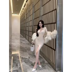 批发纯欲温柔风<b class='q'>长袖</b>连衣裙女秋冬v领紧身内搭<b class='q'>打底裙</b>子性感包臀中长裙