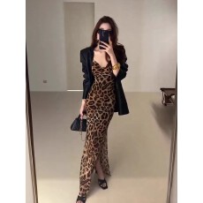批发性感辣妹露背<b class='q'>豹纹</b>吊带<b class='q'>连衣裙</b>女早秋季内搭高级感气质御姐包臀长裙