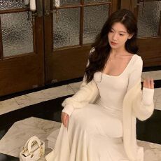 批发长袖连衣裙子女秋季2025新款高级感鱼尾收腰性感露背<b class='q'>包臀</b><b class='q'>长裙</b>