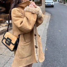 批发2025冬新款两面穿羊羔毛<b class='q'>外套</b><b class='q'>女</b>中长款皮毛一体机车服加厚保暖<b class='q'>大</b>衣