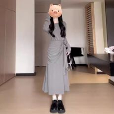 批发韩系氛围感A字裙设计感收腰显瘦<b class='q'>连衣裙</b>女秋季高级感不规则短裙子