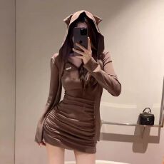 批发辣妹风<b class='q'>性感</b>高端短裙高级感连帽<b class='q'>连衣裙</b>女秋冬季设计感收腰显瘦短裙