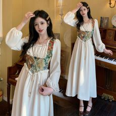 批发2025秋冬季法式蕾丝超仙休闲款甜美高级感奶甜茶歇在逃<b class='q'>公主裙</b>