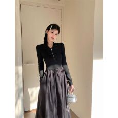 早初秋2025年新款女赫本风法式黑色连衣裙子长袖秋冬高级打底长裙