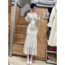 批发新年战袍绝美轻礼服<b class='q'>高端</b>轻奢小众御姐穿搭白色蕾丝方领长袖<b class='q'>连衣裙</b>