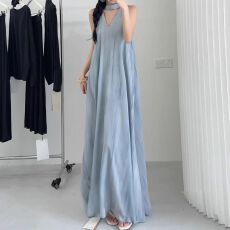 批发清冷感温柔风蓝色v领无袖连衣裙海边度假绝美巨好看宽松气质<b class='q'>长裙</b>