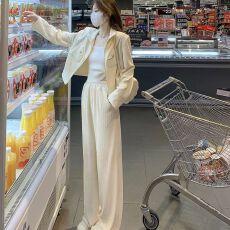 批发抖音爆款】御姐风高级感<b class='q'>气质</b>减龄两件套炸街小香风显瘦阔腿裤套装