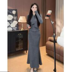 批发【两件套名媛气质<b class='q'>套装</b>灰色飘带长袖针织开衫女冬季鱼尾包臀半身裙
