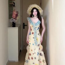 批发法式印花一字肩无袖<b class='q'>连衣</b>裙女夏季海边度假收腰显瘦独特漂亮<b class='q'>长裙</b>子