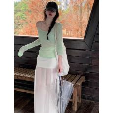 批发天丝<b class='q'>羊绒</b>110克 1*1】 韩系绿色v领长袖修身薄款防晒罩衫