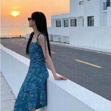 批发夏季设计碎花吊带裙吊带连衣裙2026新款辣妹风收不规则<b class='q'>中长款</b>