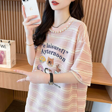 批发实拍【原版条纹70棉】特大码300斤<b class='q'>中长款</b>钉珠+印花假两件短袖女