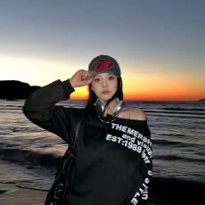 批发仿棉华棉复合牛奶丝310克 秋冬季美式复古辣妹斜肩印花宽松<b class='q'>卫衣</b>女