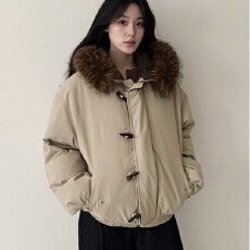 批发有货 <b class='q'>韩国</b>chic牛角扣大毛领连帽棉服小个子加厚工装派克服