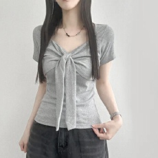 批发有货 <b class='q'>韩国</b>chic设计感蝴蝶结大V领修身显瘦T恤自带胸垫短款<b class='q'>上衣</b>女
