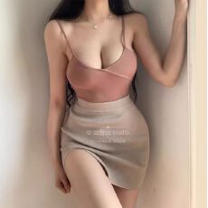 批发辣妹港风气质轻熟V领显胸拼色纯色性感短款<b class='q'>露</b><b class='q'>脐</b>百搭吊带背