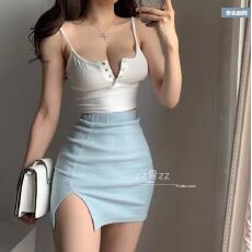 批发2025夏季新款纯色辣妹性感低胸纽扣百搭修身吊带打底背心<b class='q'>街头</b>小众