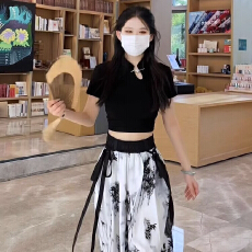 批发新中式国风正肩短袖T恤女夏设计感小众气质性感辣妹改良<b class='q'>旗袍</b>上衣