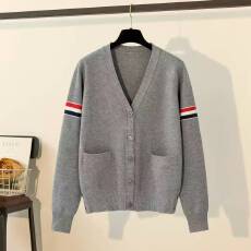 批发韩系秋冬厚实v领外套条纹袖子时尚<b class='q'>针织衫</b>开衫女上衣