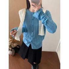 批发2026年秋季新款女装宽松落肩圆领格纹针织<b class='q'>打底衫</b>毛衣