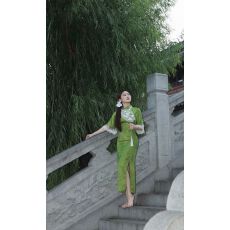 批发高级感绿色改良旗袍女2025<b class='q'>夏</b>季新中式民国风蕾丝倒大袖修身连衣裙
