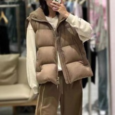 批发鸭绒马甲女90绒高级感短款羽绒背心女士秋冬连帽马夹平湖6811