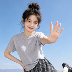 批发三宅风褶皱上衣大码<b class='q'>女装</b>短袖衣服夏季高级感正肩t恤女款t恤9663