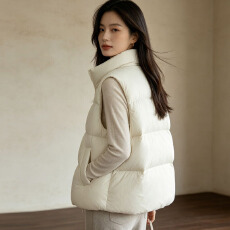 批发羽绒<b class='q'>马甲女</b>款轻薄90绒新款外穿女鸭绒立领马甲平湖大码3333