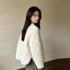 批发平湖羽绒服<b class='q'>冬</b>季女装新款外套<b class='q'>冬</b>装女式短款女款批发6730